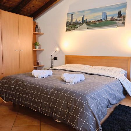 10' From Malpensa Casa Moderna, Netflix & Wi-Fi Apartment Casorate Sempione Bagian luar foto
