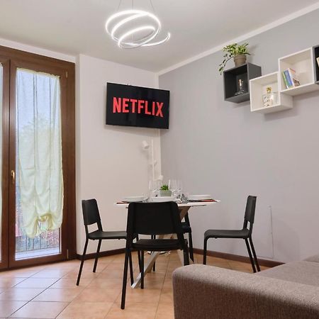 10' From Malpensa Casa Moderna, Netflix & Wi-Fi Apartment Casorate Sempione Bagian luar foto