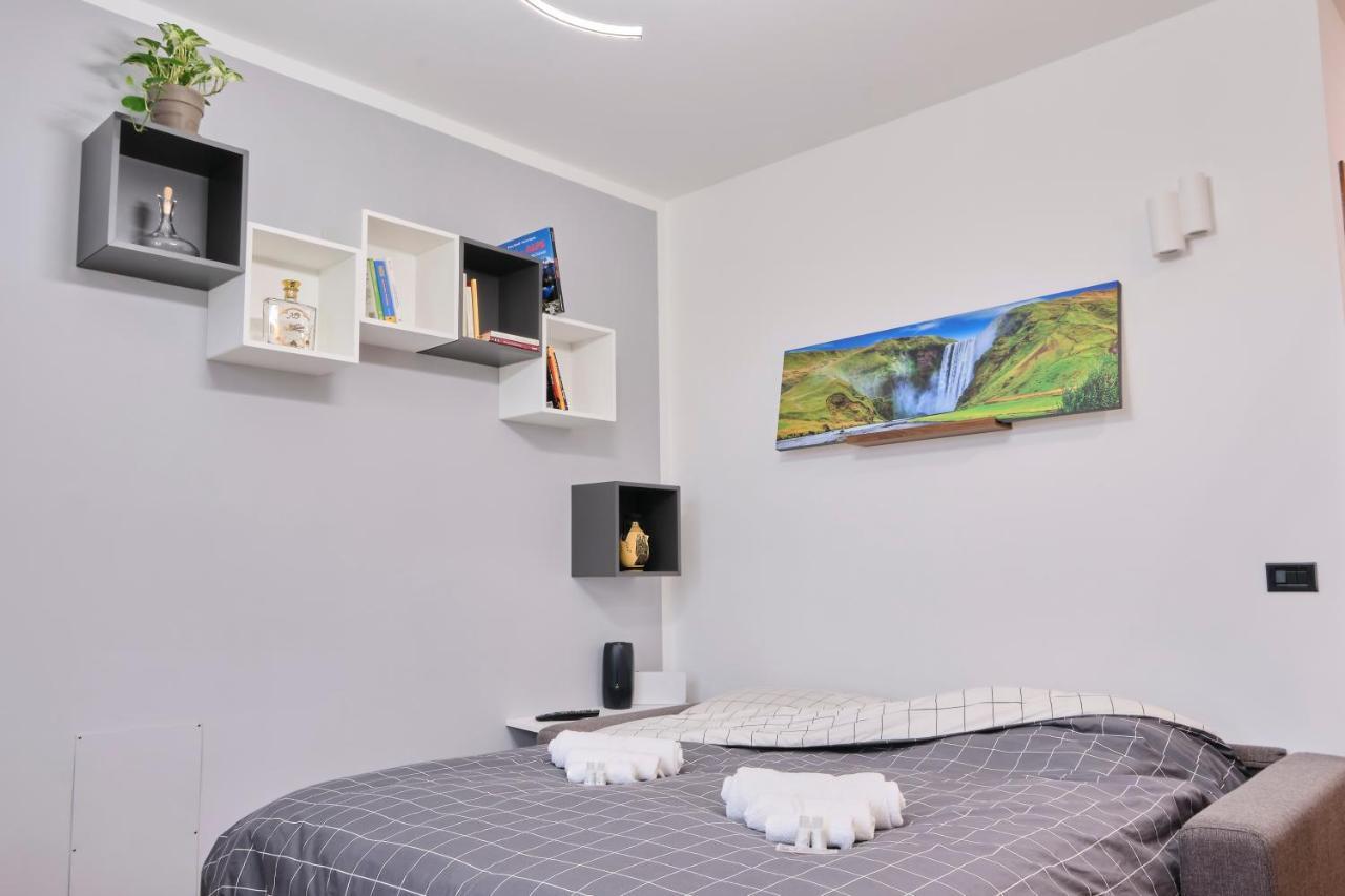 10' From Malpensa Casa Moderna, Netflix & Wi-Fi Apartment Casorate Sempione Bagian luar foto